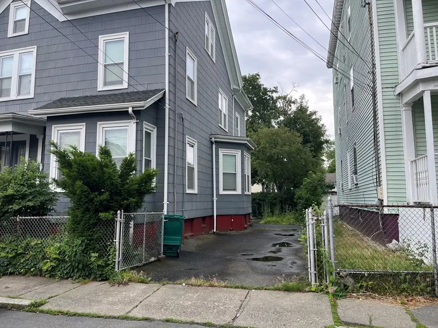 42 Whittier St, Lynn, MA 01902 - #3