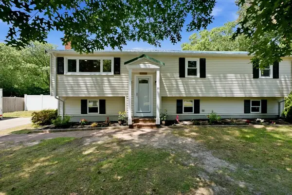 26 Carolyn Dr, Plymouth, MA 02360