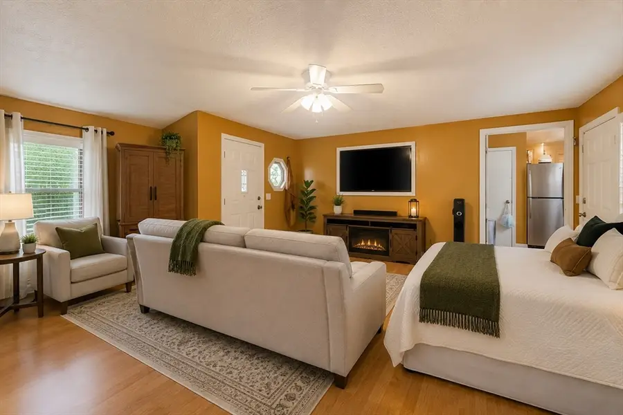 72 Verne St, Brockton, MA 02301 - #3