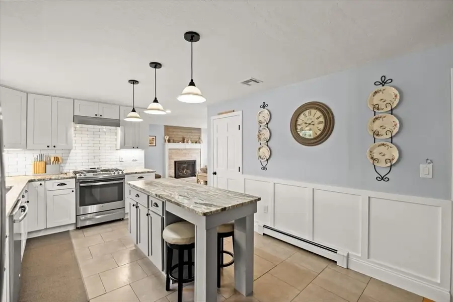 14 Cliff Road, Bellingham, MA 02019 - #3