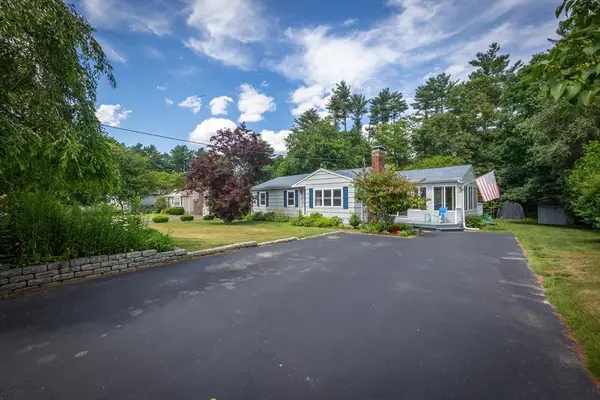 13 Marjorie Dr, Halifax, MA 02338
