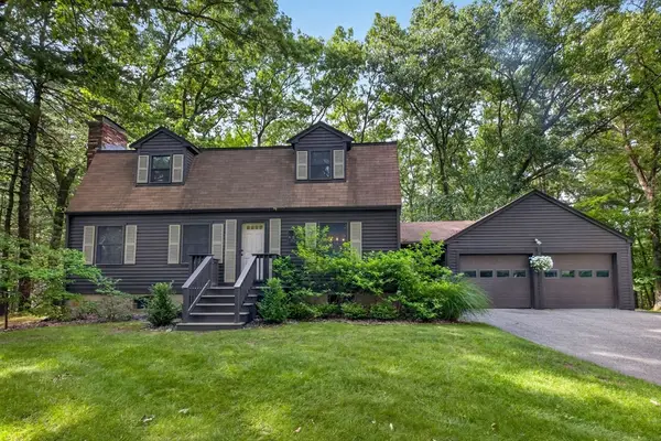 9 Spruce Rd, North Reading, MA 01864