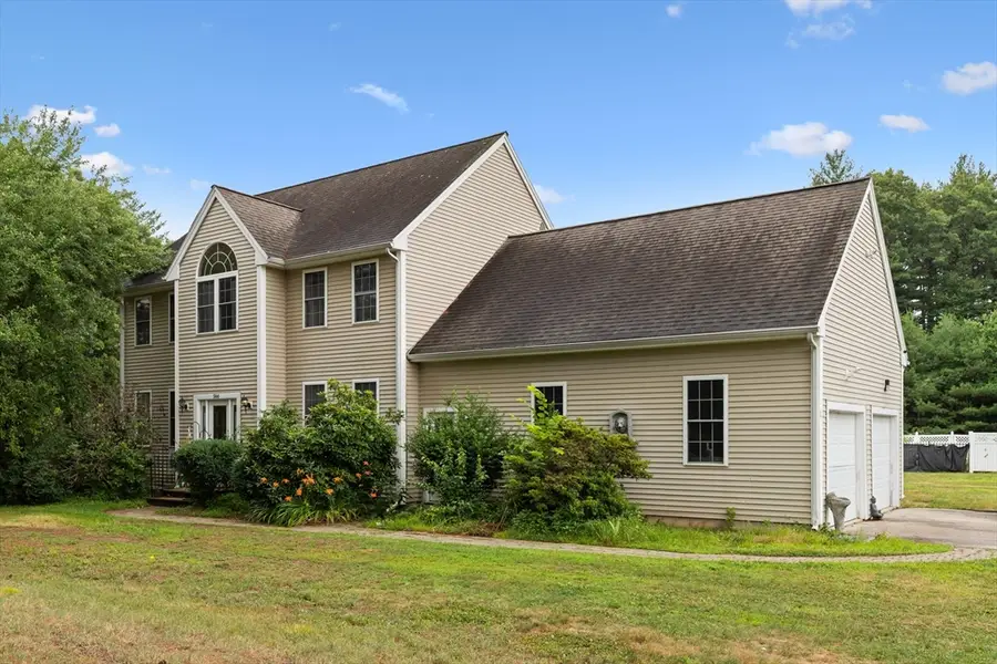 566 Mendon Rd, Sutton, MA 01590 - #2