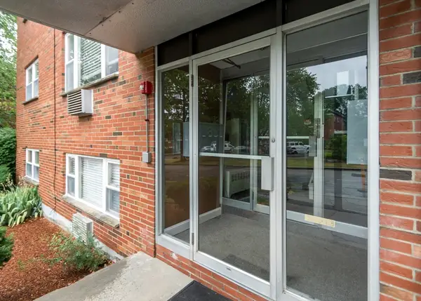 1105 Lexington St #4-1, Waltham, MA 02452