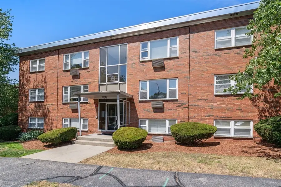 1105 Lexington St #4-1, Waltham, MA 02452 - #2