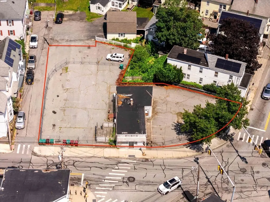 380 Lawrence St, Lowell, MA 01852 - #1
