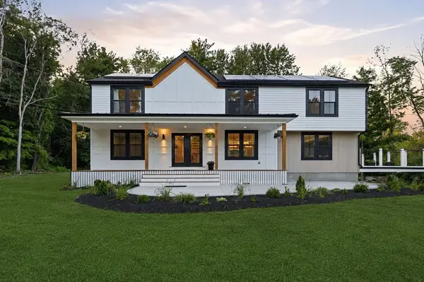 7 Clover Hill Dr, Chelmsford, MA 01824