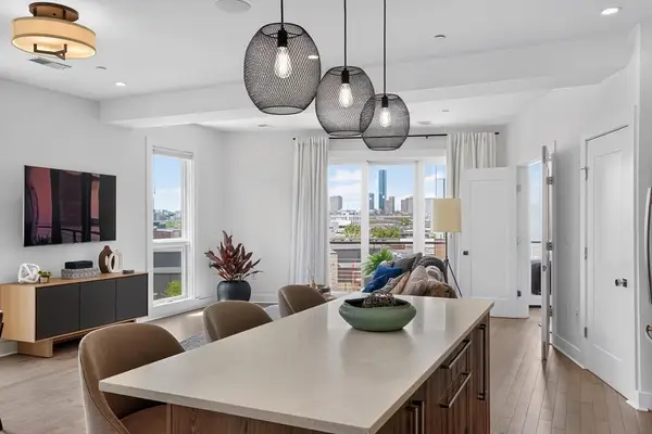 232 Old Colony Ave #506, Boston, MA 02127