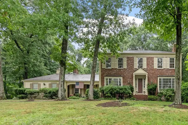 19 Huntingdon Rd., Lynnfield, MA 01940
