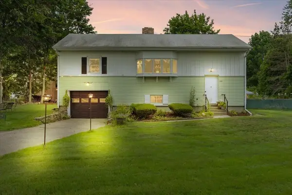266 W Main St, Dudley, MA 01571
