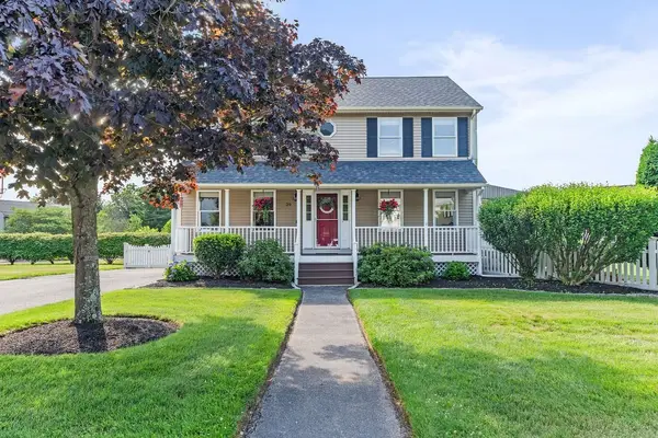 29 Wright Cir, Attleboro, MA 02703