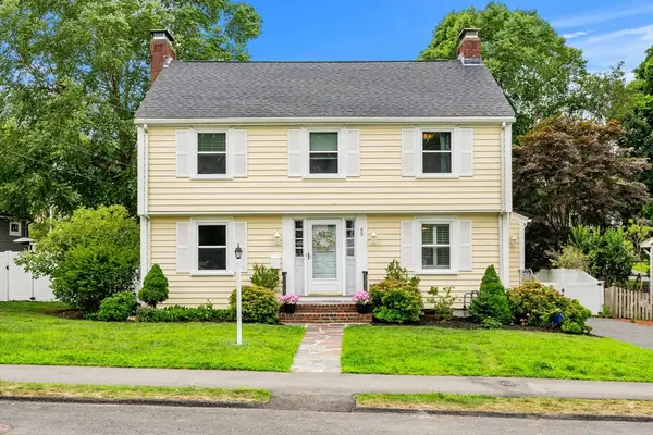 88 Elm St, Milton, MA 02186