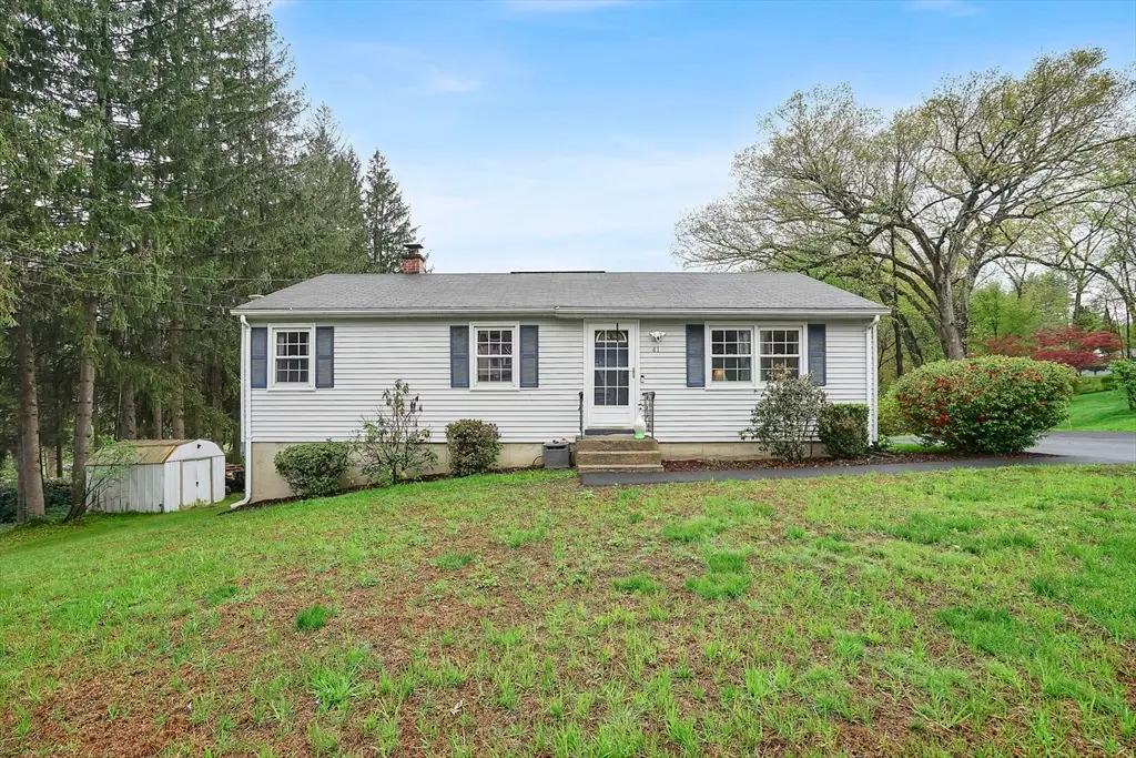41 Pinewood Ln, Westfield, MA 01085 - #1
