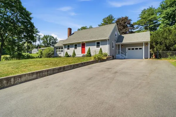 31 Carlisle St, Chelmsford, MA 01824
