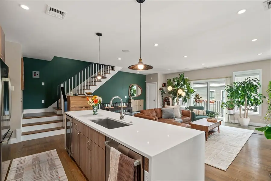 15 Wendeller St #2, Boston, MA 02127 - #2