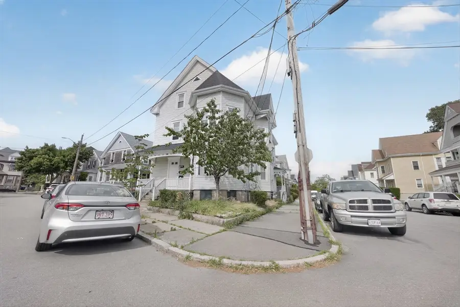 304 Summer St, New Bedford, MA 02740 - #3