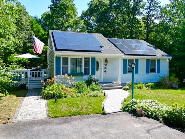 2 Compton Ct, Plymouth, MA 02360