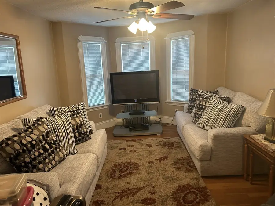 33 Nichols St, Everett, MA 02149 - #3
