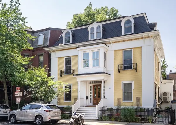 11 Magazine #B, Cambridge, MA 02139