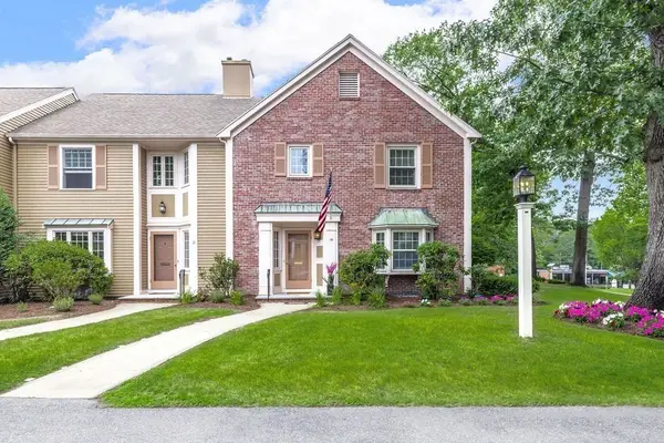 19 Oakland Ave #19, Needham, MA 02492