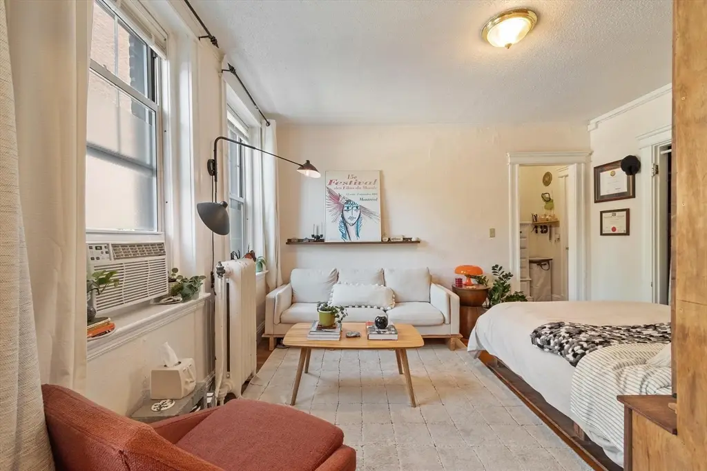 120 Riverway #4, Boston, MA 02215 - #1