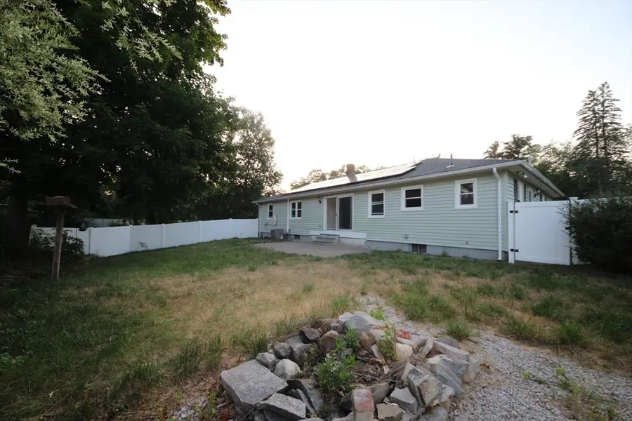 14 Wesley St, Dracut, MA 01826 - #2