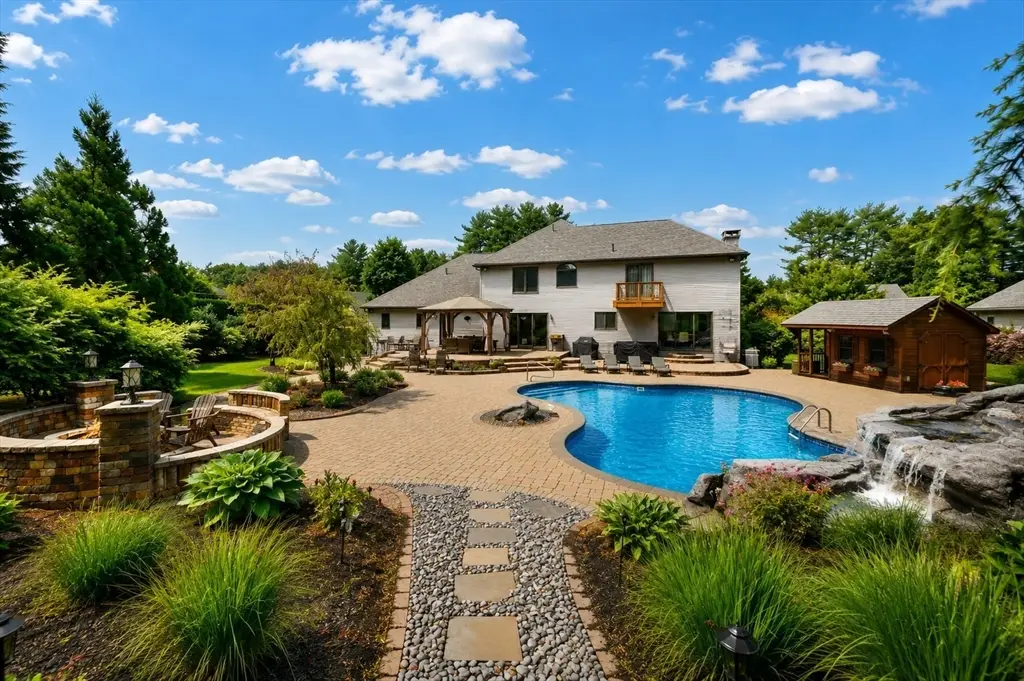 56 Cardinal Ln, Westfield, MA 01085 - #1