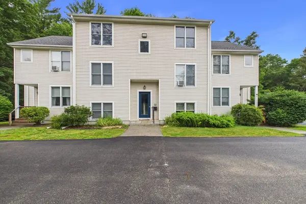 8 Meadowbrook Ct #8, Oxford, MA 01540
