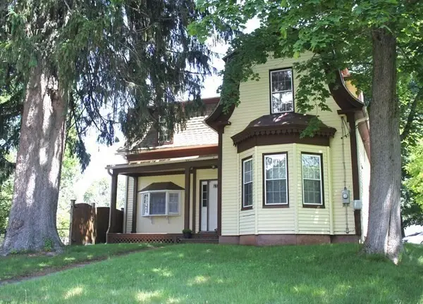 32 Ash St, Winchendon, MA 01475