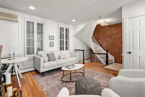 22 Shawmut St #TH, Boston, MA 02116