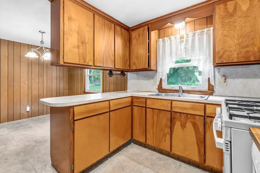 44 Deerfield Dr, Northampton, MA 01062 - #3