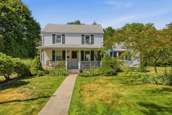 22 Hathaway Road, Dartmouth, MA 02747