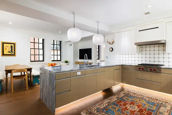 45 Temple St #212, Boston, MA 02114
