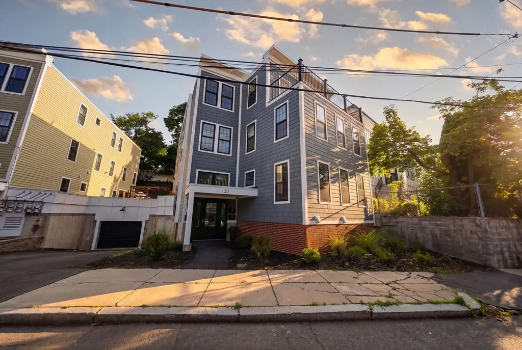 18-20 Crestway Rd #PH5, Boston, MA 02128 - #1