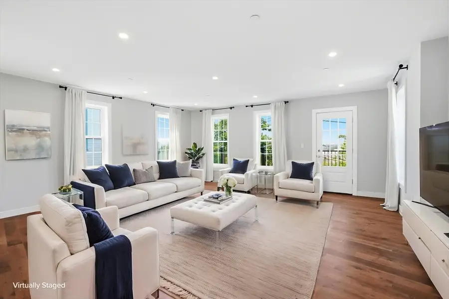 18-20 Crestway Rd #PH5, Boston, MA 02128 - #3
