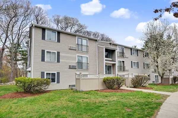 15 Village Rock Lane #10, Natick, MA 01760