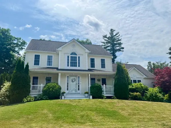 35 Brunelle Dr, Rutland, MA 01543