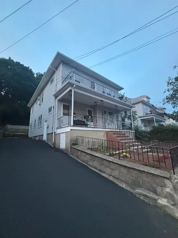 207 Gladstone St, Boston, MA 02128
