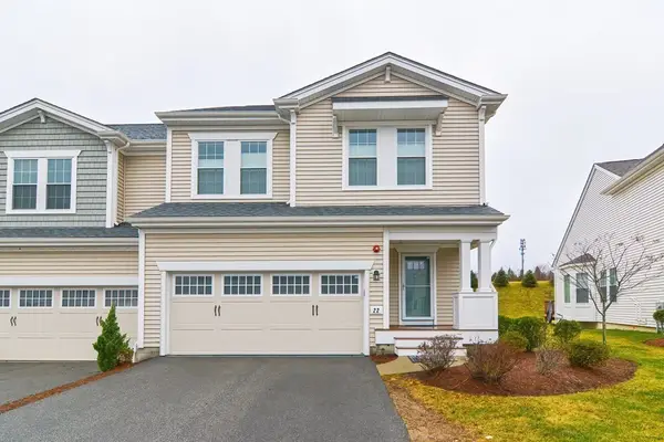 22 Locust Ln #22, Hopkinton, MA 01748
