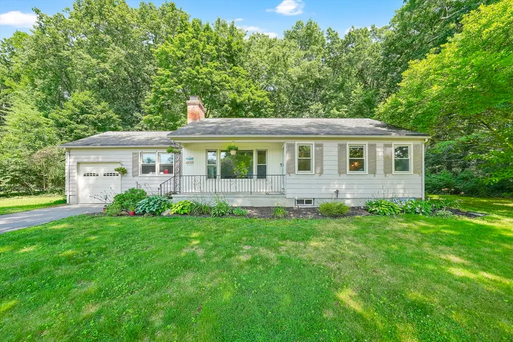 115 Fernwood Dr, East Longmeadow, MA 01020 - #1
