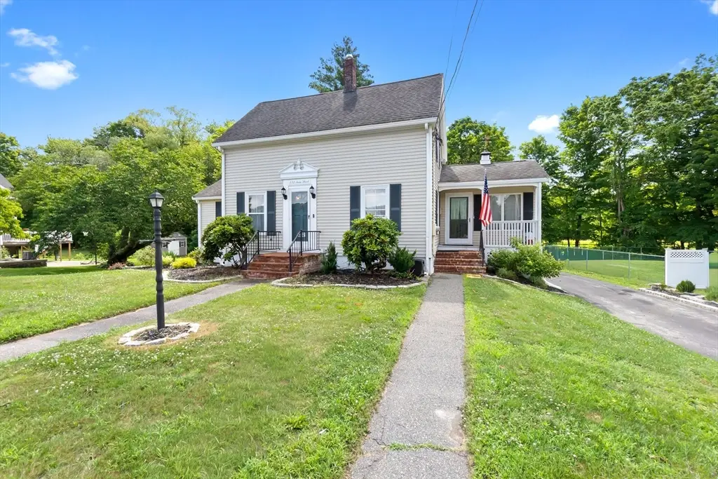 422 Main Street, Groveland, MA 01834 - #1