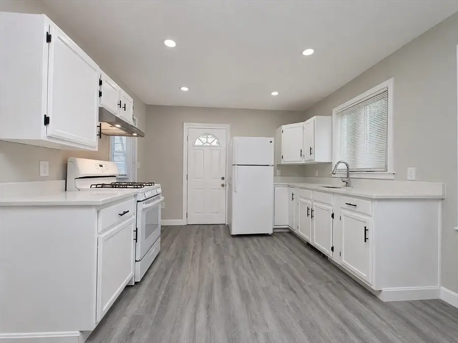 79 Lawrence St, Salem, MA 01970 - #3