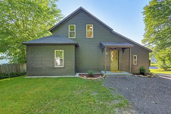 8 Mount Pleasant St, Webster, MA 01570