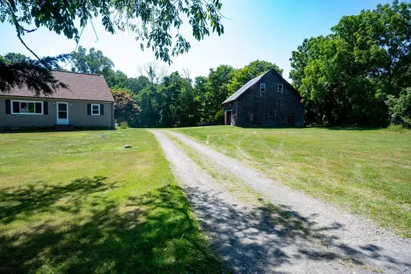 72 New St, Rehoboth, MA 02769
