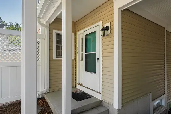 290 Allerton Commons Ln #290, Braintree, MA 02184