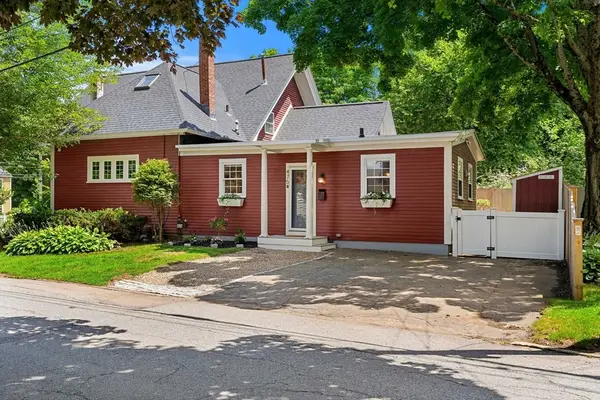 475 Merrimac St #2, Newburyport, MA 01950
