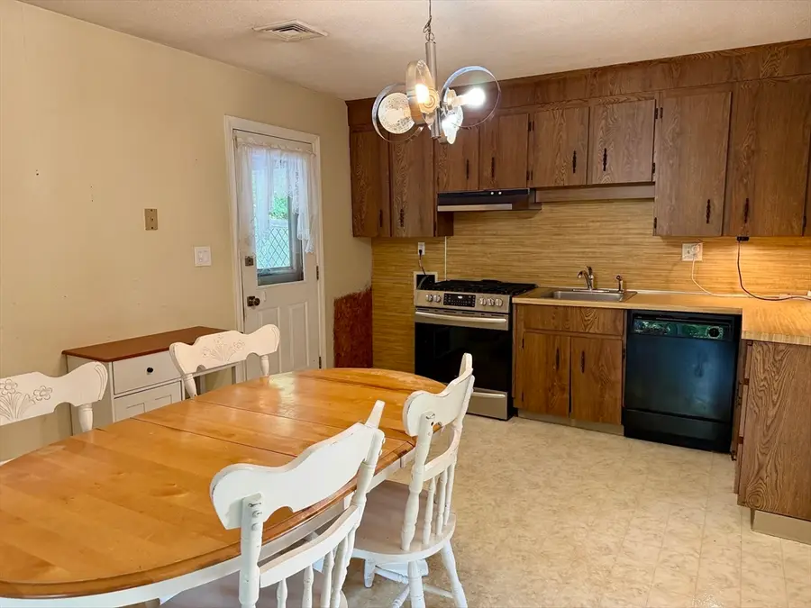 158 Nevens Cir, Rockland, MA 02370 - #2