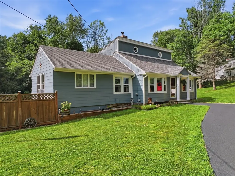 39 Stafford St, Charlton, MA 01507 - #3