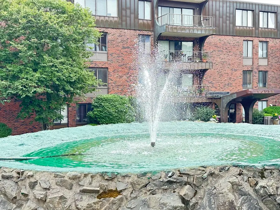 1006 Paradise Rd #4PN, Swampscott, MA 01907 - #2