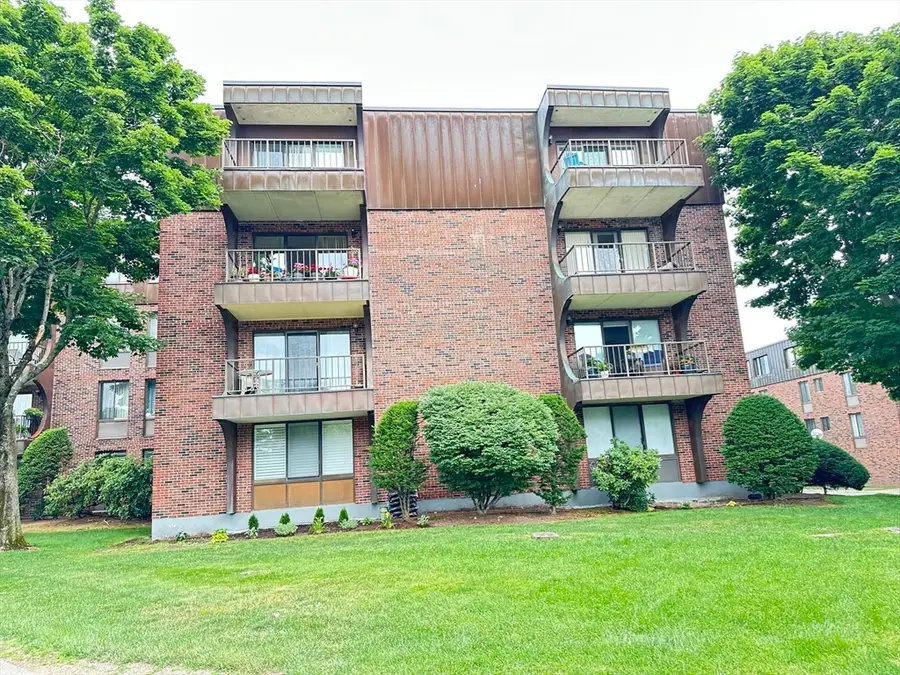 1006 Paradise Rd #4PN, Swampscott, MA 01907 - #3